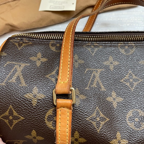 Authentic Louis Vuitton Papillon 26 - Picture 6 of 14